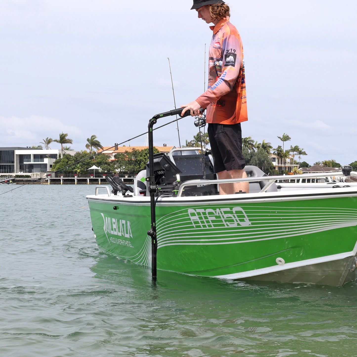 Railblaza HEXX Live Pole 60 – Montage der Geberstange am Boot