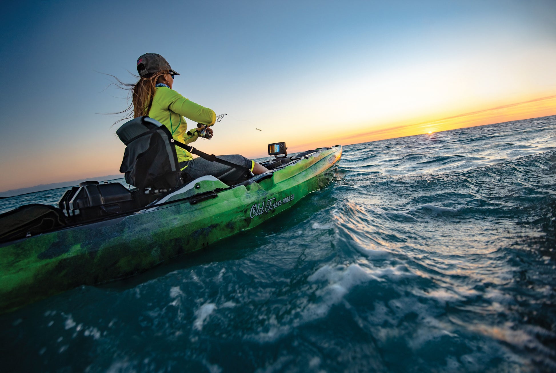 Humminbird HELIX 5 CHIRP GPS G3 Echolot – montiert am Boot für effektives Angeln